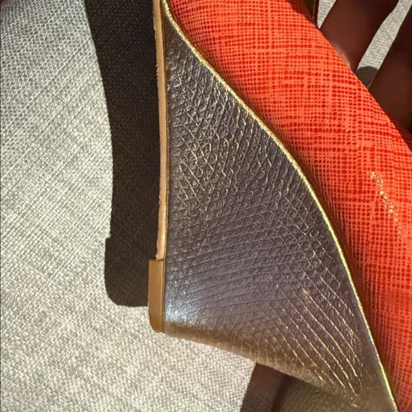 Lilly Pulitzer Resort Chic Distressed Metallic Gold Wedges in Island Coral - 6 - Picture 4 of 4